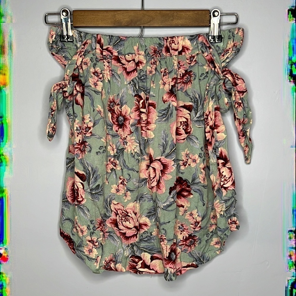 AMERICAN EAGLE OUTFITTERS SMALL FLORAL MINI SKIRT